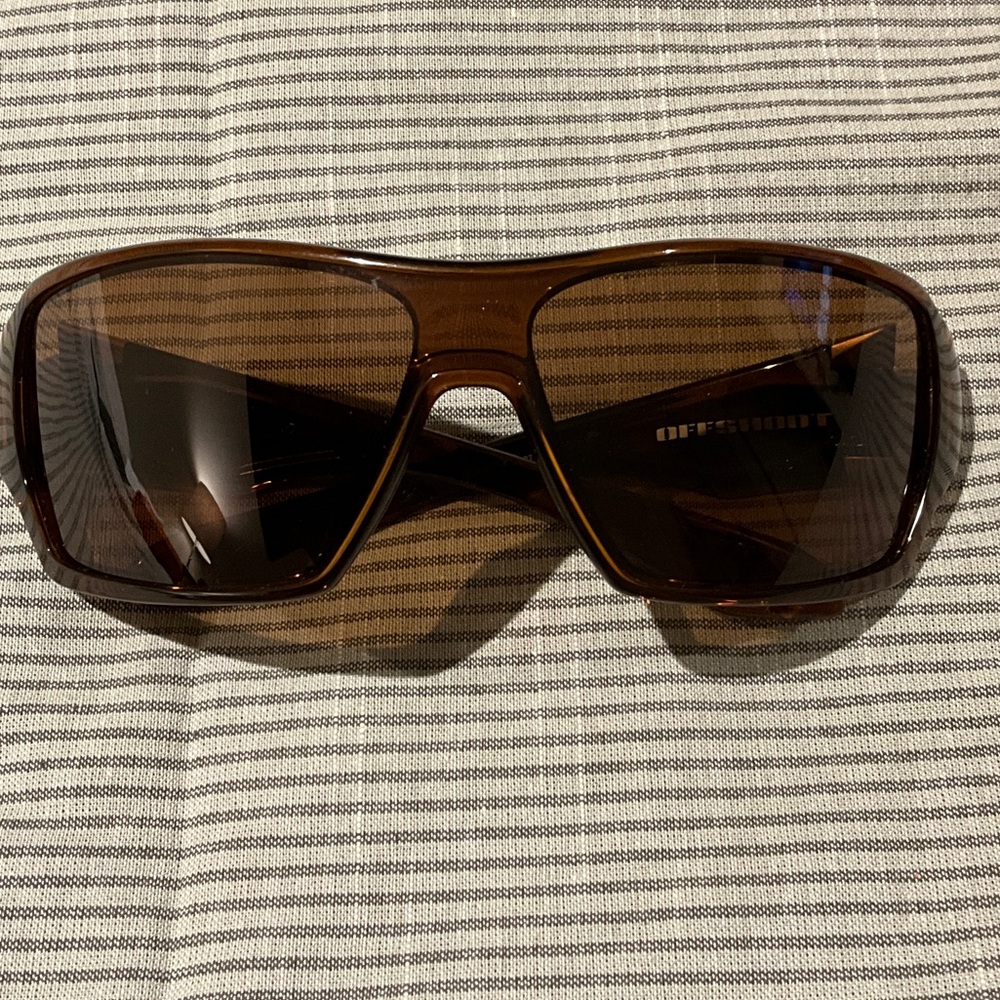 Oakley OffshootDark Amber Frame Bronze Polarized Lens Gold Icon Sunglasses RARE